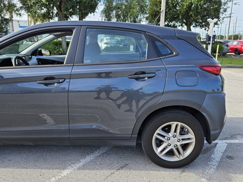 Used 2021 Hyundai Kona SE image 8
