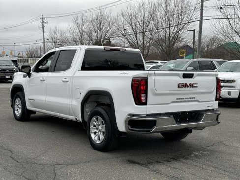 Used 2024 GMC Sierra 1500 SLE image 4