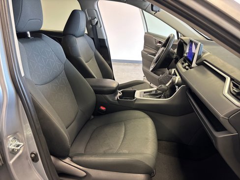 Used 2024 Toyota RAV4 XLE image 34