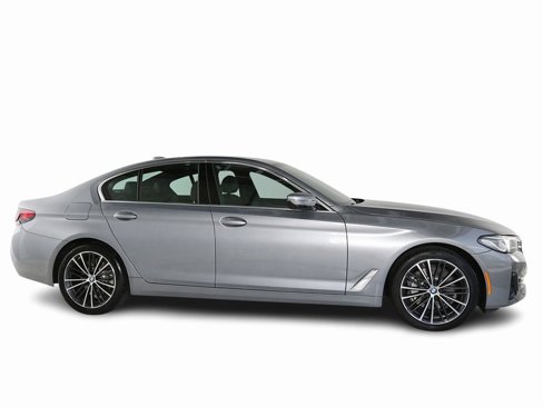 Used 2023 BMW 530i xDrive w/ Premium Package image 8