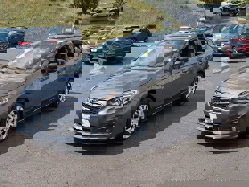 Used 2018 Subaru Impreza 2.0i image 3