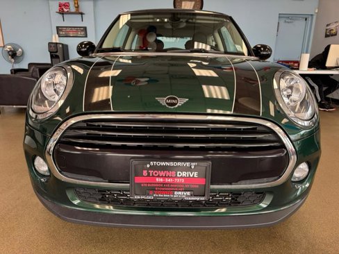 Used 2019 MINI Cooper 2-Door Hardtop image 3