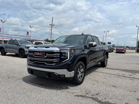 Certified 2025 GMC Sierra 1500 SLT image 9