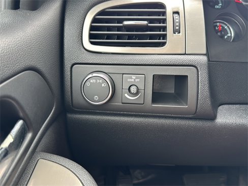 Used 2009 Chevrolet Avalanche LS image 19