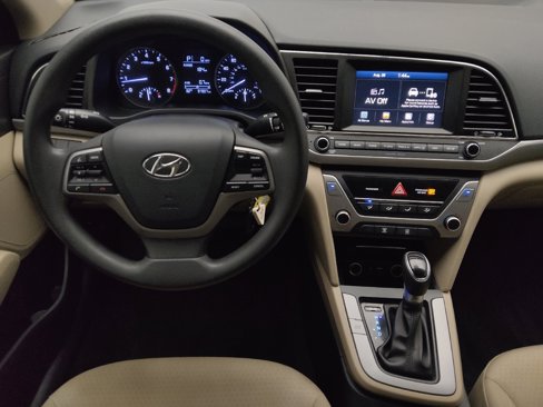 Used 2017 Hyundai Elantra SE image 22