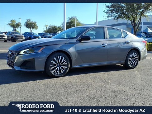 Used 2024 Nissan Altima 2.5 SV image 1