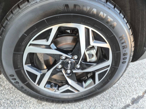 Used 2024 Kia Sportage LX image 16