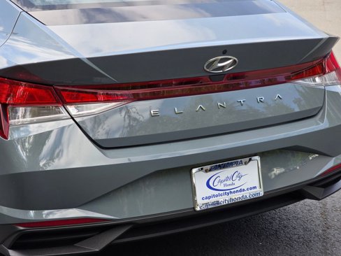 Used 2022 Hyundai Elantra SE w/ Cargo Package image 29