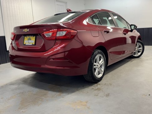 Used 2017 Chevrolet Cruze LT w/ Convenience Package image 4