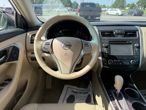 Used 2013 Nissan Altima 2.5 SL w/ Technology Pkg image 12