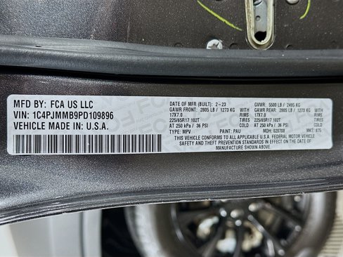 Used 2023 Jeep Cherokee Altitude Lux image 30