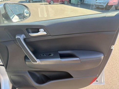 Used 2019 Kia Sportage LX image 21