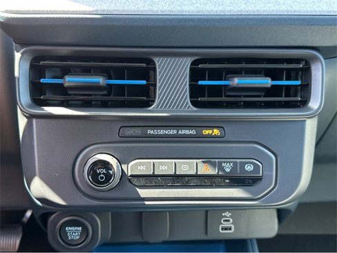 New 2025 Ford Maverick XLT image 28