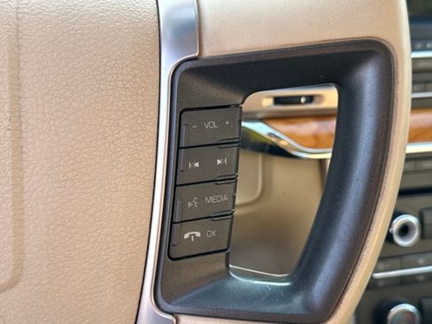 Used 2010 Lincoln MKZ image 10