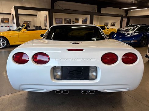 Used 2004 Chevrolet Corvette Coupe w/ Preferred Equipment Group image 8