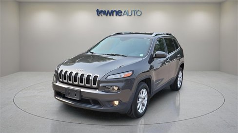 Used 2016 Jeep Cherokee Latitude w/ Cold Weather Group image 2