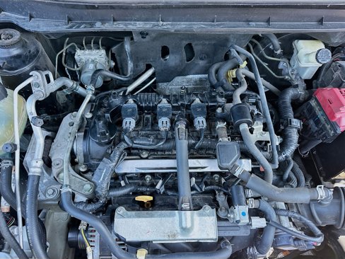 Used 2020 Nissan Kicks S image 27