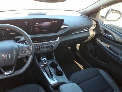 Used 2024 Buick Envista Preferred image 9