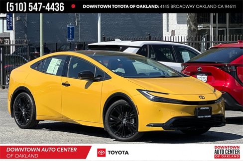 Used 2025 Toyota Prius image 1