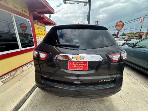 Used 2013 Chevrolet Traverse LT image 4