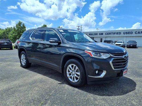 Used 2018 Chevrolet Traverse LT image 2