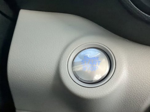 Used 2025 Hyundai Venue SEL image 27