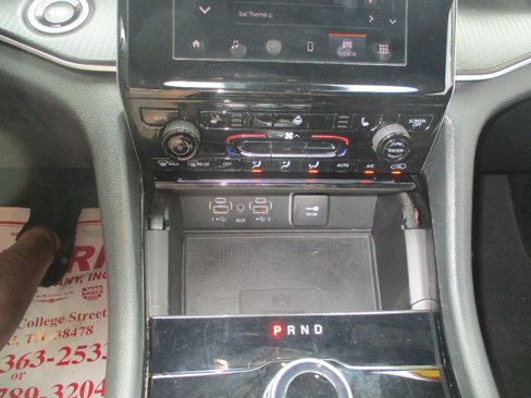 Used 2023 Jeep Grand Cherokee L Laredo image 8