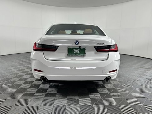 Used 2024 BMW 330e image 8