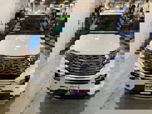 Used 2020 Ford Explorer Limited image 2