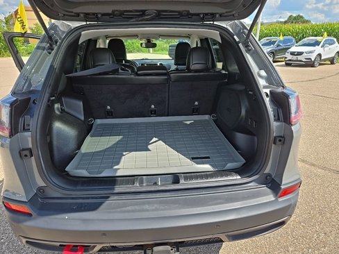 Used 2019 Jeep Cherokee Trailhawk w/ Cold Weather Group image 40