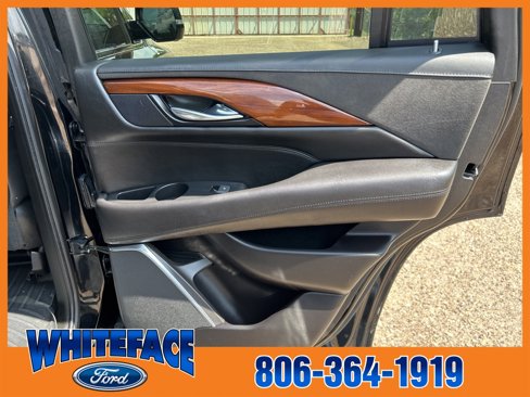 Used 2018 Cadillac Escalade Luxury image 42