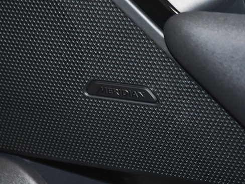 Used 2023 Land Rover Range Rover Velar R-Dynamic S image 19