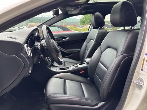 Used 2017 Mercedes-Benz GLA 250 4MATIC image 13