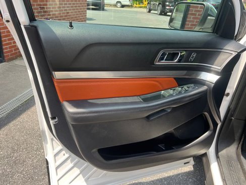 Used 2019 Ford Explorer XLT w/ Equipment Group 202A image 16
