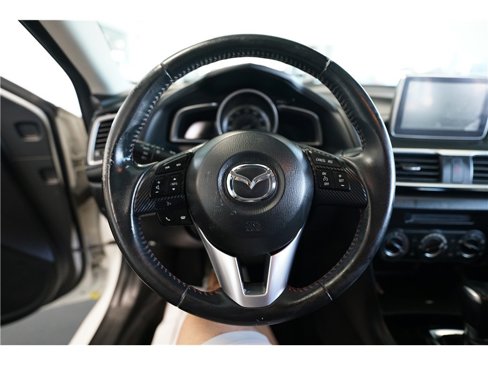 Used 2016 MAZDA MAZDA3 i Touring image 19