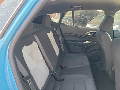Used 2025 Chevrolet Trax RS image 13