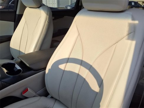 Used 2019 Lincoln Nautilus Reserve image 6