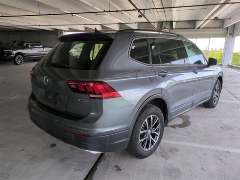 Used 2019 Volkswagen Tiguan SE w/ Panoramic Sunroof Package image 5