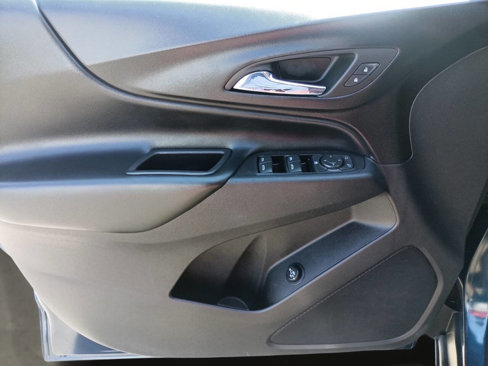 Used 2020 Chevrolet Equinox LT w/ Driver Convenience Package image 16