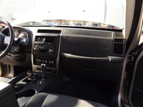 Used 2011 Jeep Liberty Sport image 25