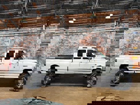 Used 1997 Ford F350 XLT image 2