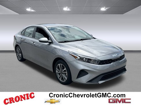 Used 2023 Kia Forte LXS image 1