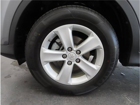 Used 2013 Toyota RAV4 XLE image 28