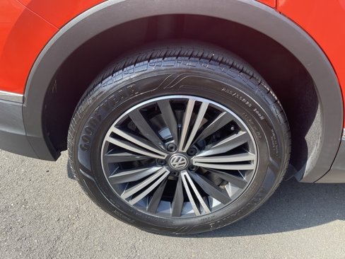 Certified 2019 Volkswagen Tiguan SEL w/ 3rd Row Seat Package image 12