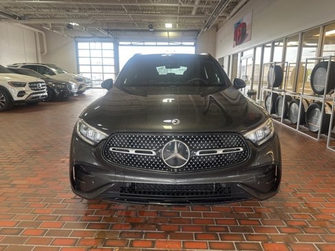 Used 2024 Mercedes-Benz GLC 300 4MATIC image 2