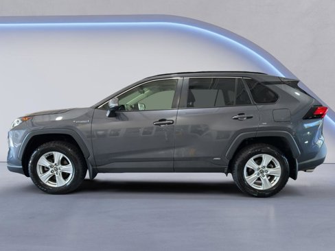 Used 2021 Toyota RAV4 XLE image 8