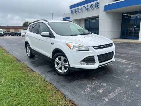 Used 2016 Ford Escape SE w/ Equipment Group 201A image 2
