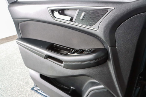 Used 2016 Ford Edge SEL image 21