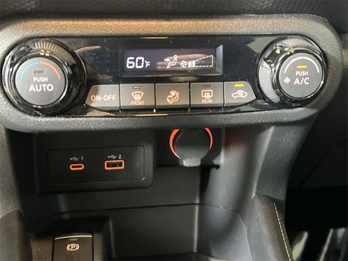 Used 2021 Nissan Kicks SV image 16