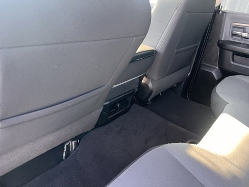 Used 2021 RAM 1500 Classic SLT image 28